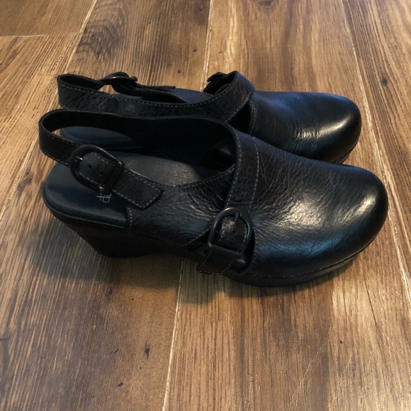 Dansko Shoes - LIKE NEW Dansko professional clogs